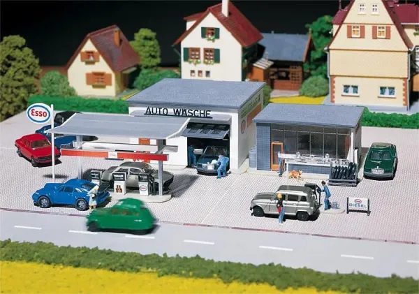 Faller_130296___POMPSTATION_MET_AUTOWASSERIJ