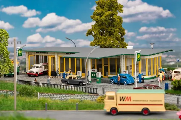Faller_130592___GROOT_BP_TANKSTATION