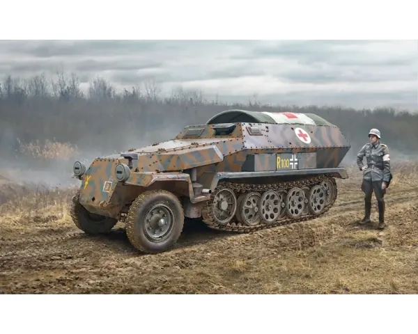 Italeri_7077___1_72_SD__KFZ__251_8_AMBULANCE