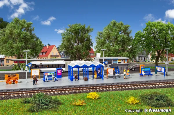 Kibri_38108___H0_DEKO_SET_ROND_OM_HET_STATION_1