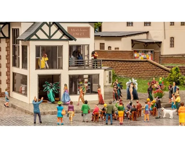 Noch_16241___FIGUREN_SET__MODEWINKEL_