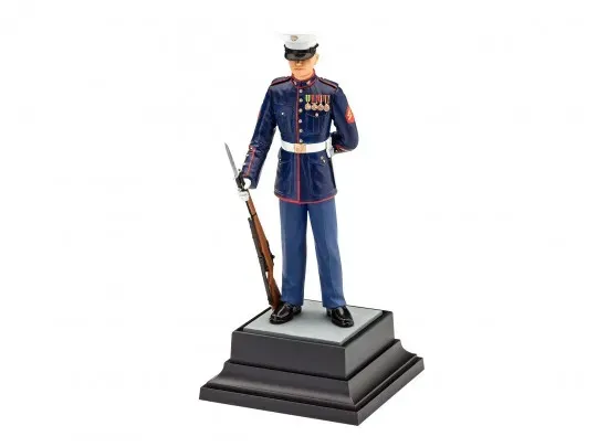 Revell_2804___US_MARINE