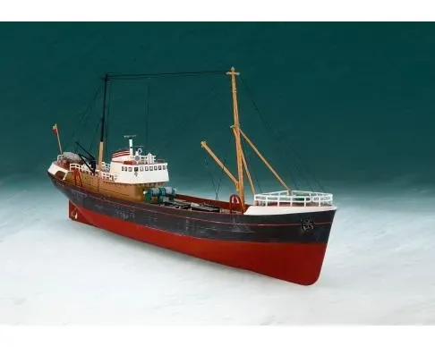 Revell_5204___NORTH_SEA_TRAWLER