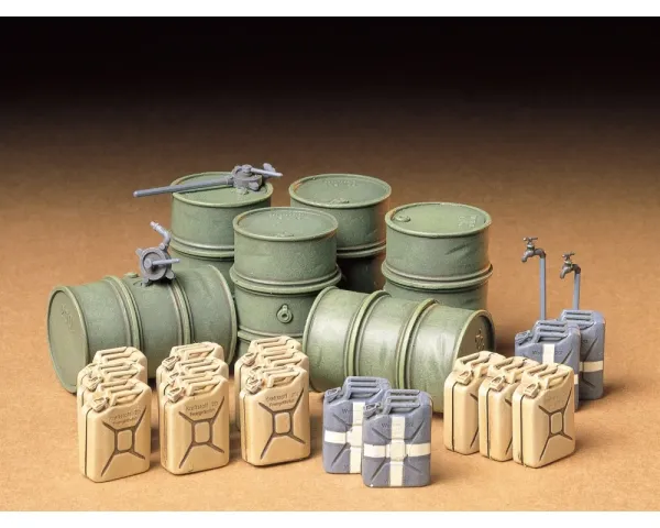 Tamiya_35186___GERMAN_FUEL_DRUM_SET