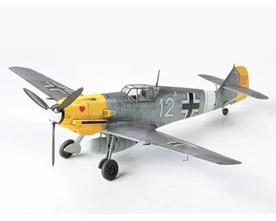 Tamiya_60755___MESSERSCHMITT_BF109_E_4_7_TROP