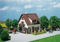 Faller_130200___HUIS_MET_DAKKAPEL