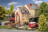 Faller_130692___OUD_STADSHUIS_MET_SCHUTTING