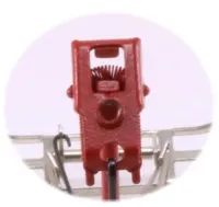 Sommerfeldt_877___H0_EINHOLMSTROMABNEHMER___DAS_350S__RAL_3000_LACKIERT_WEISS_VERNICKELT__2_STUKS__3