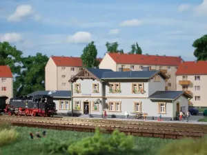 Auhagen_14453___STATION_RADEBURG