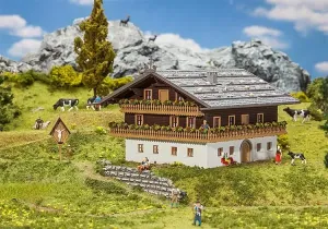 Faller_130554___ALPENBOERDERIJ