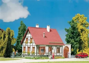 Faller_232215___VAKWERKHUIS_MET_GARAGE