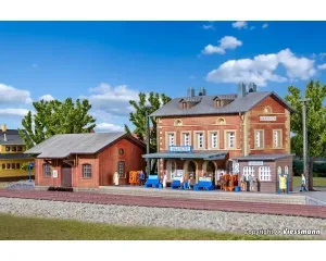 Kibri_37396___N_STATION_RAUENSTEIN_MET_GOEDERENLOODS
