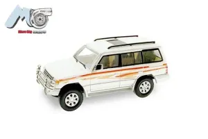 MC000043___MITSUBISHI_PAJERO__WIT