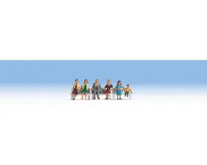 Noch_15533___ZITTENDE_FIGUREN