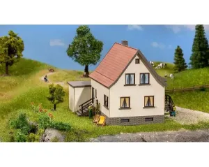 Noch_63606___KLEINE_WONING_MET_GARAGE