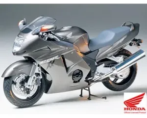 Tamiya_14070___HONDA_CBR_1100XX_SUPER_BLACKBIRD