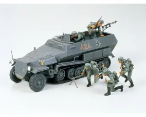 Tamiya_35020___HANOMAG_SDKFZ_251_1