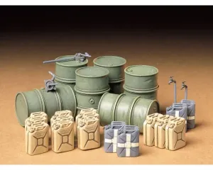 Tamiya_35186___GERMAN_FUEL_DRUM_SET